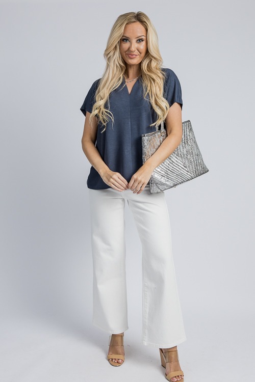 Leah Knit V-Neck Top - 4K7A2417- (2).jpg